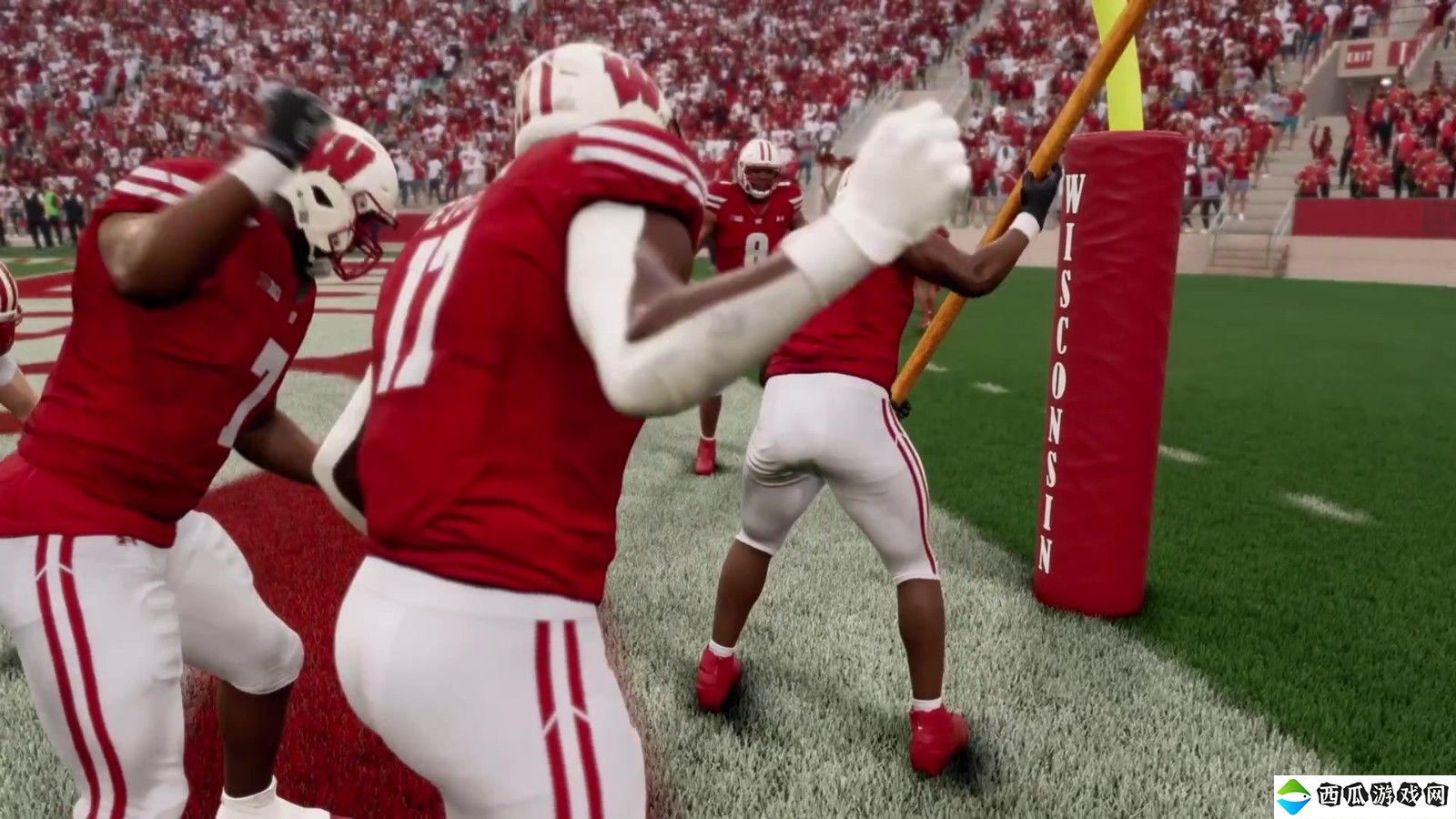 EA《大学橄榄球25》实机玩法视频展示游戏细节
